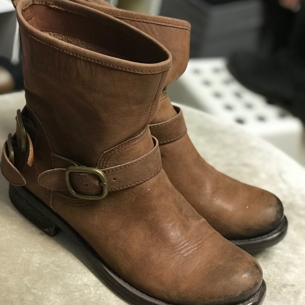 Lucky Boots. 7 great condition.